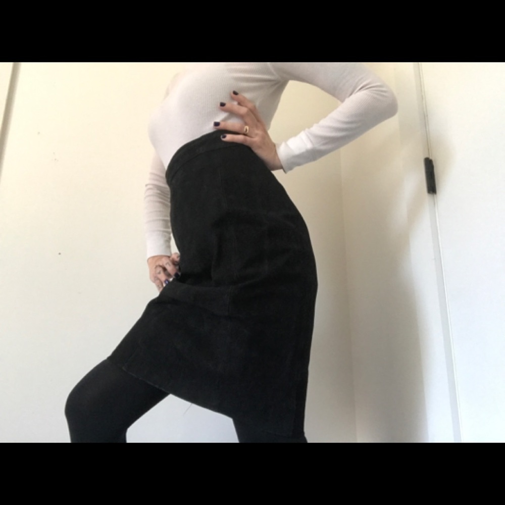 Global Identity GIII Vintage Suede Leather Skirt - Picture 4 of 16